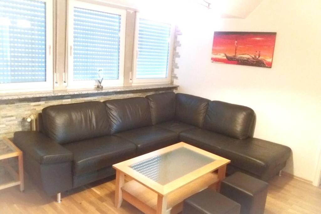 Neue, Helle Wohnung In Ludwigsburg, Nah Am Schloss エクステリア 写真